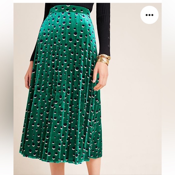 Anthropologie MAEVE Carly velvet pleated skirt. Size small - Picture 3 of 6